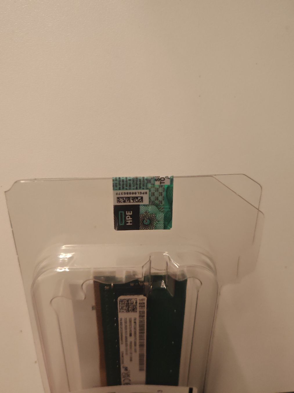 Hewlett Packard Memoria / RAM: HPE 32GB 2Rx8 PC5-4800B-R Smart Kit Server RAM – Nuovo e nell'imballaggio originale da Muri AG venduto da Rouvy99 2