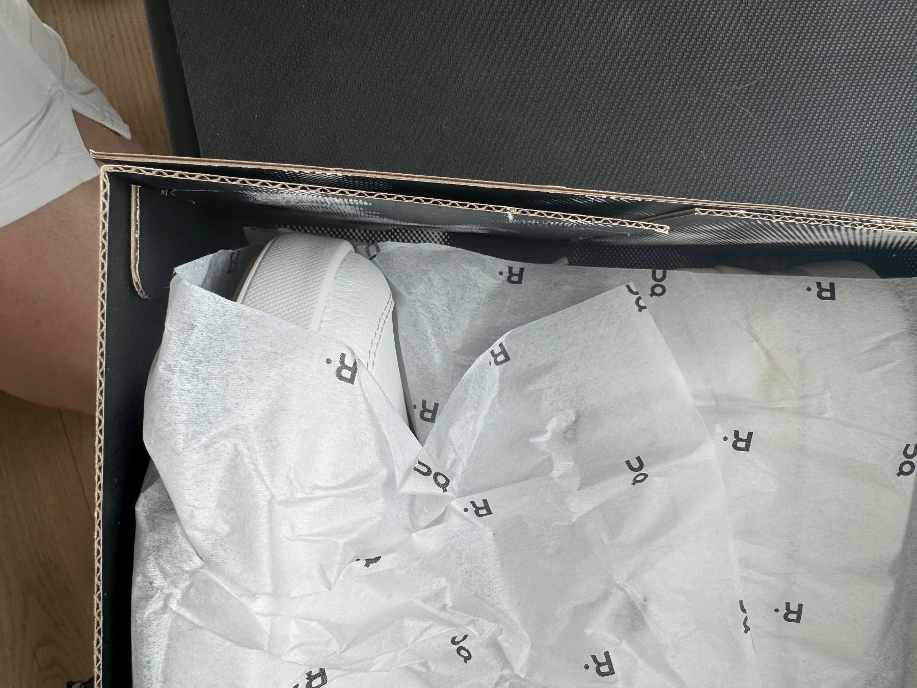 On Scarpe da uomo: The Roger Limited Edition von ON Running / Roger Federer – Nuovo e nell'imballaggio originale da Schindellegi venduto da LeWinterli 3