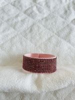 Bracelet rose avec strass scintillants