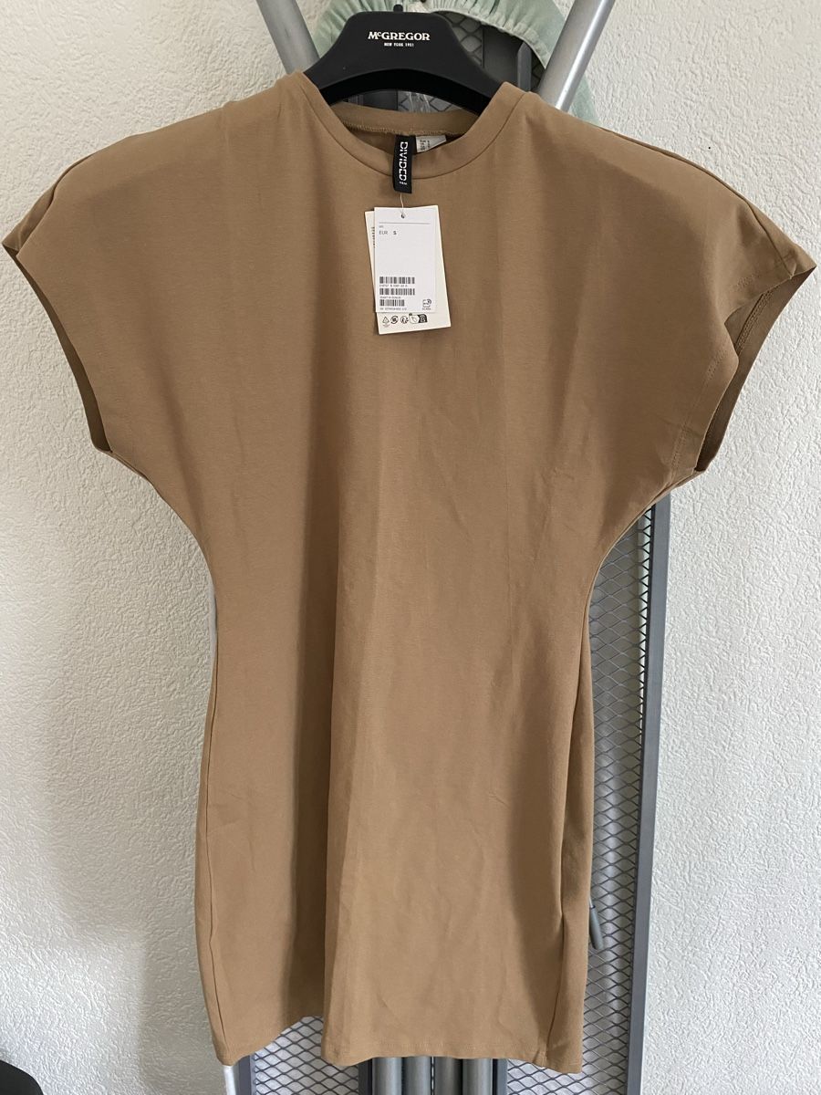 H&M Vestiti: H&M Dress. Size S. NEW – Nuovo e nell'imballaggio originale da Versoix venduto da av_q1290