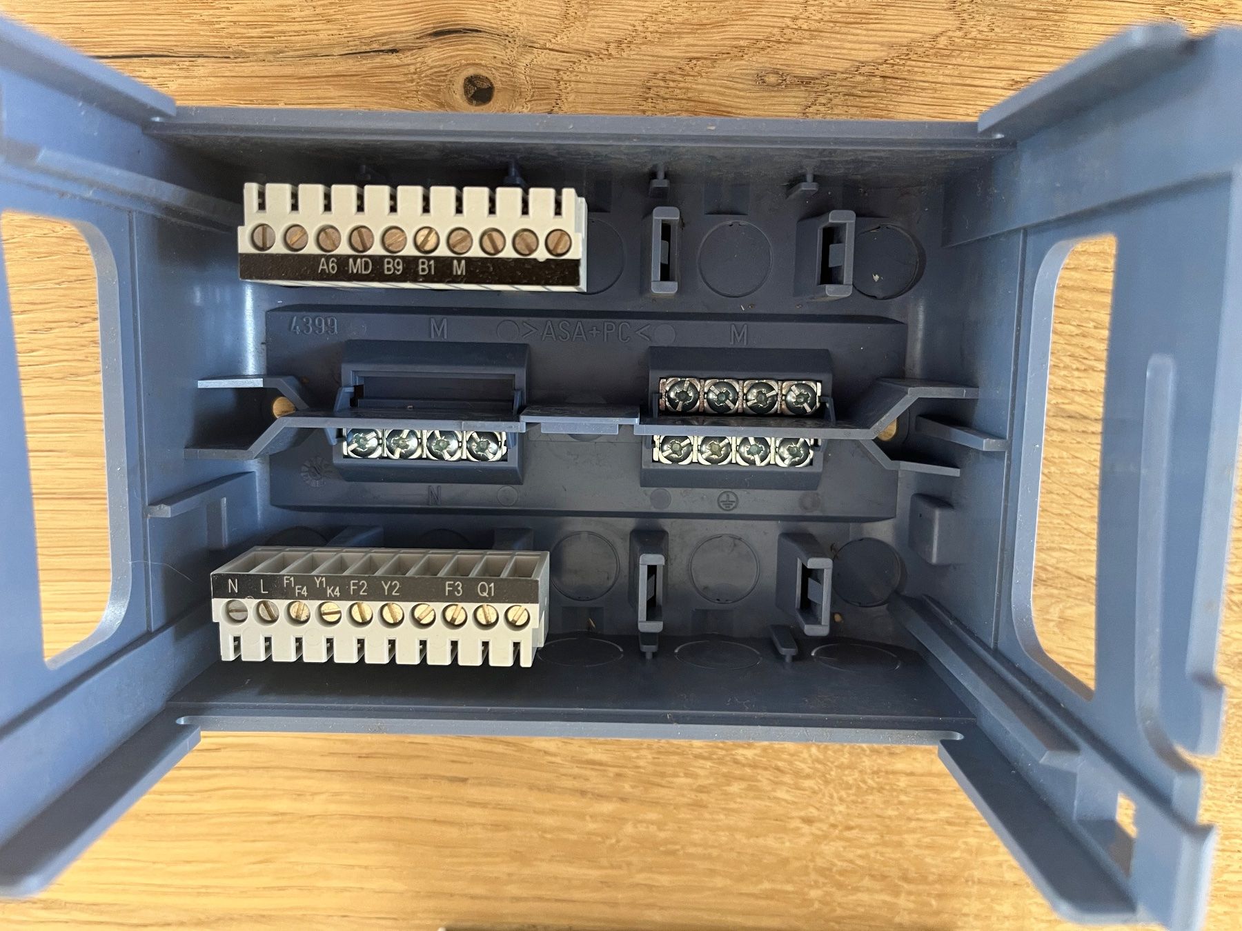 Componenti elettronici: Siemens RVP201.1 Zeitschaltuhr neu – Nuovo e nell'imballaggio originale da Unterterzen venduto da Siola4 6