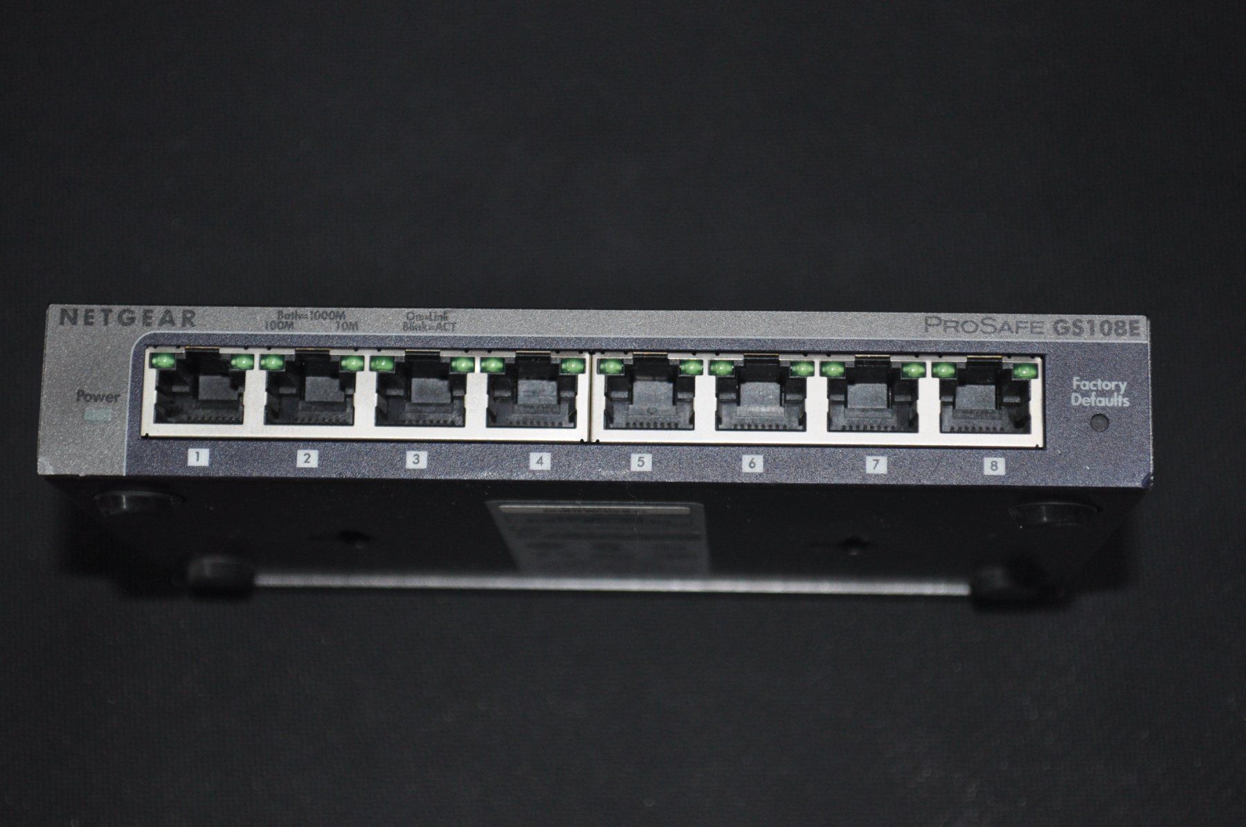 Netgear Hub & Switch: Netgear ProSAFE Gigabit Switch GS108E – Usato da Zizers venduto da Digitag0 1