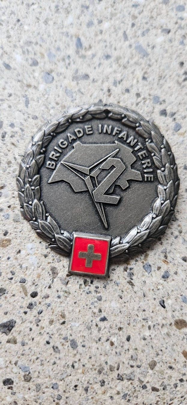 Schweizer Armee Placchette & Badge: *** Beretemblem Brigade Infanterie *** – Nuovo (secondo la descrizione) da Riedholz venduto da fr_sIruP