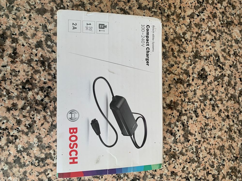 Bosch Compact EBike Battery Charger - For Bosch EBike System 2 | Fast & Reliable Charging - View #2