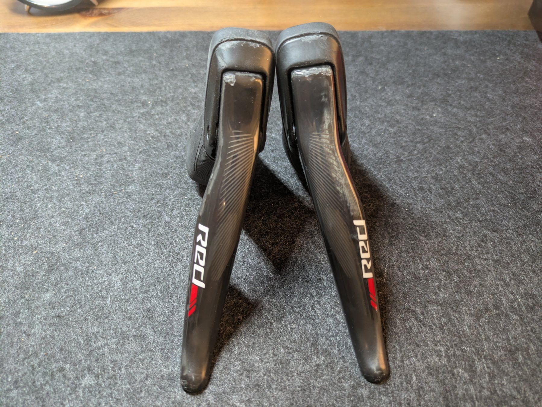 Sram Pezzi di ricambio: SRAM RED eTap Shift Levers Set (Left & Right) / Schalt-/Brem – Usato da Basel venduto da Greutzi 3