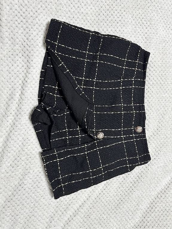 Röcke: Jupe short – Neu (gemäss Beschreibung) aus Monthey von Susii_M