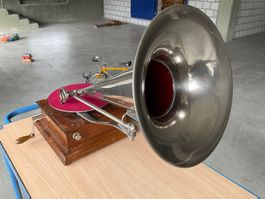 Grammophone ( Victor‘s *) Schwenkarm