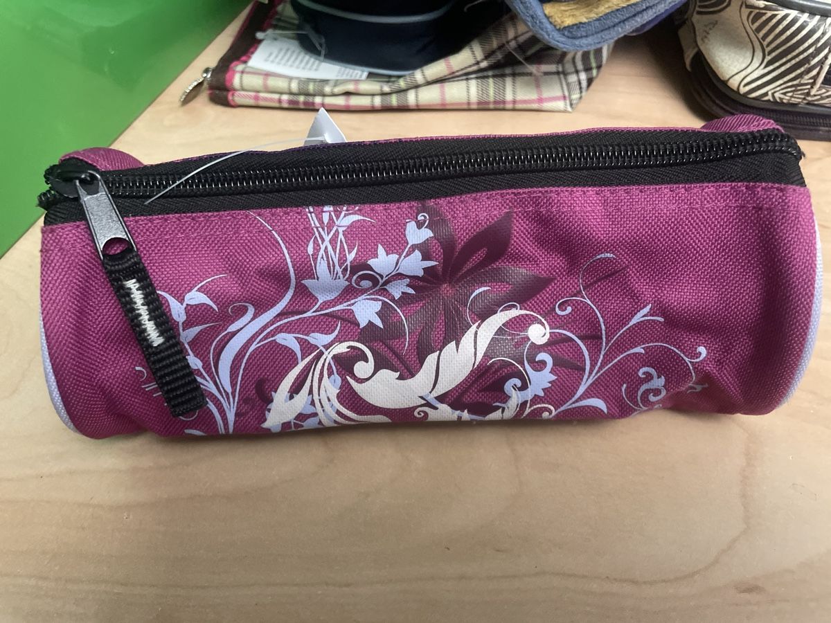 Astucci : 2 Mäppchen/Etui ,ideales Set! – Usato da Obergerlafingen venduto da cabo4 2