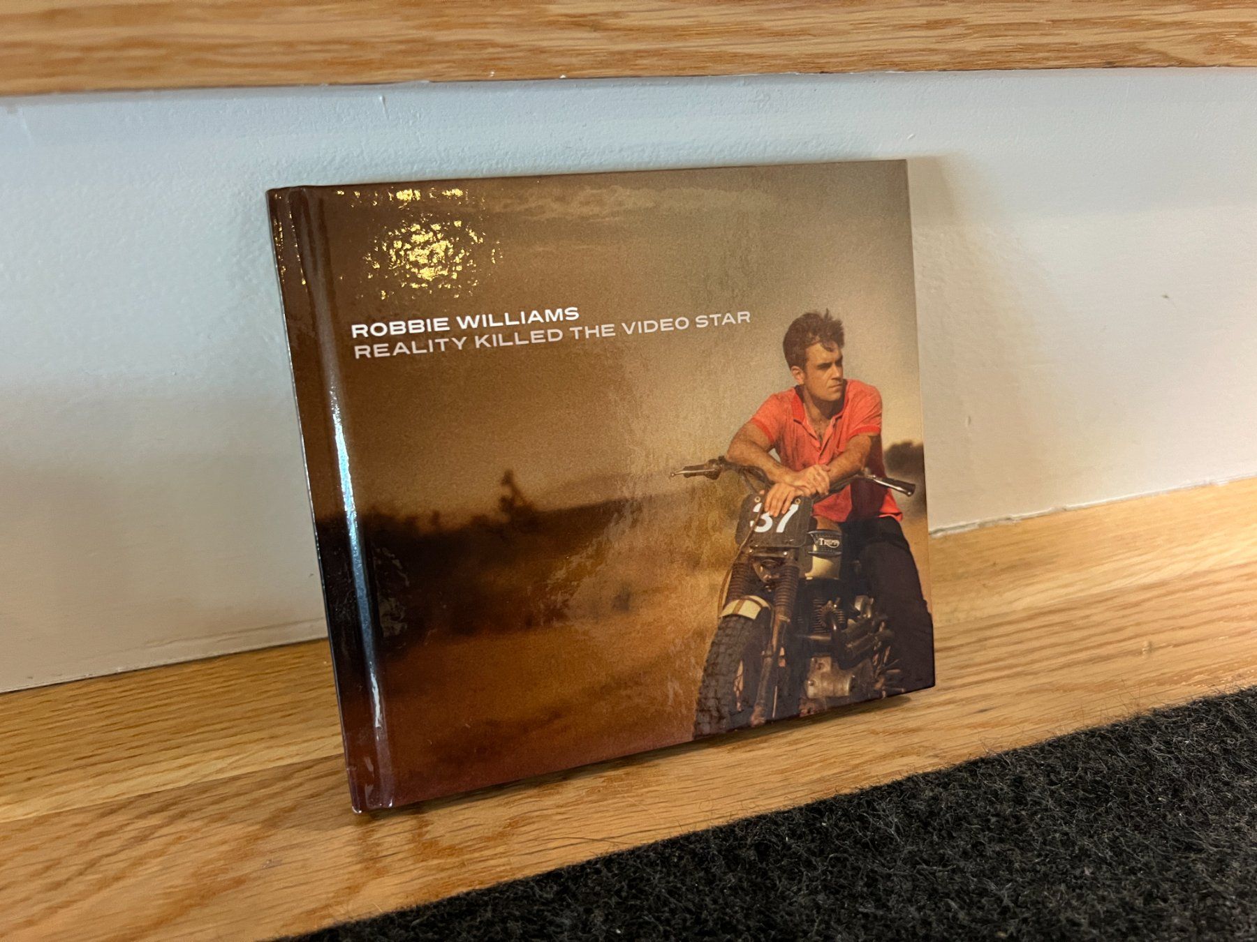 CD: Robbie Williams - Reality Killed The Video Star CD – Usato da Fällanden venduto da CapShop