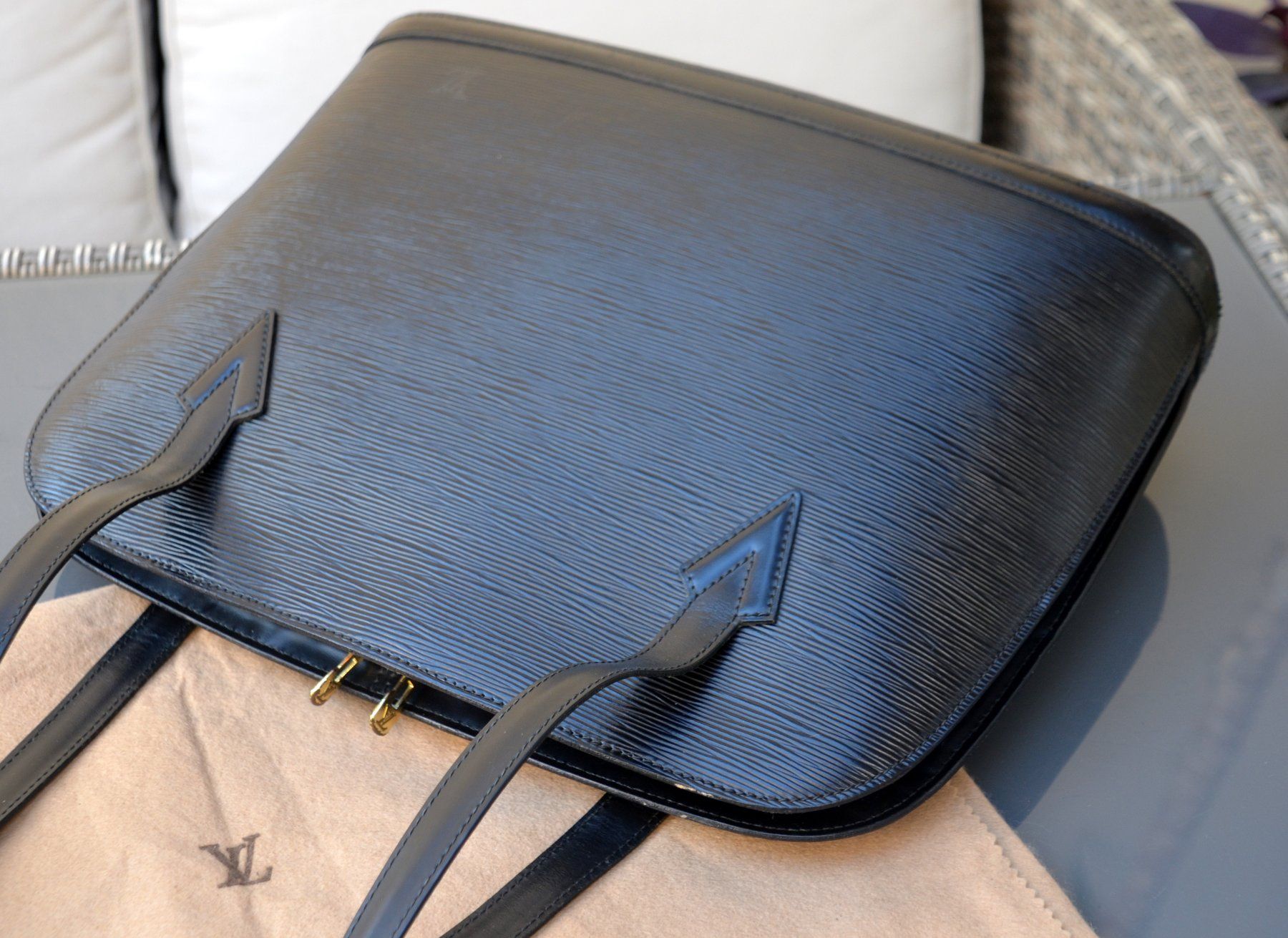 Louis Vuitton Taschen für Damen: Louis Vuitton Lussac Tasche / sac – Gebraucht aus Collonges von Auganien 4