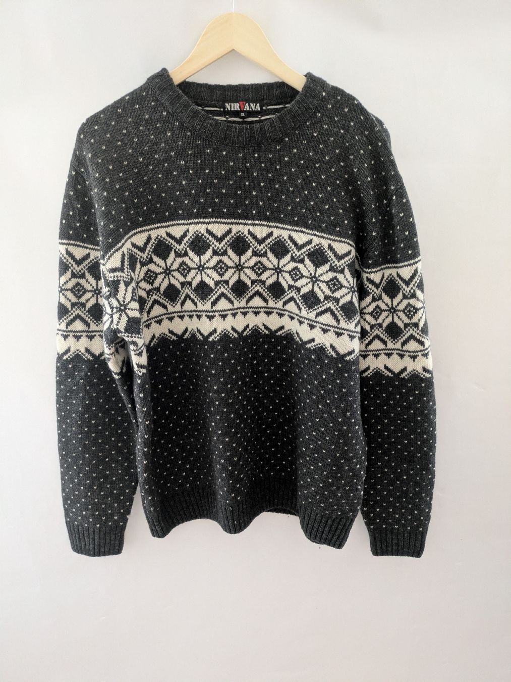 Maglioni & Felpe: Winterpullover von Nirvana, Grösse XL, 49% Wolle – Usato da Rorschach venduto da joh_v2y2 1