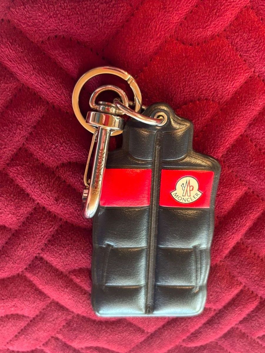 Portachiavi: originaler Moncler Anhänger – Nuovo (secondo la descrizione) da Liebefeld venduto da Ronaldo-1996 3