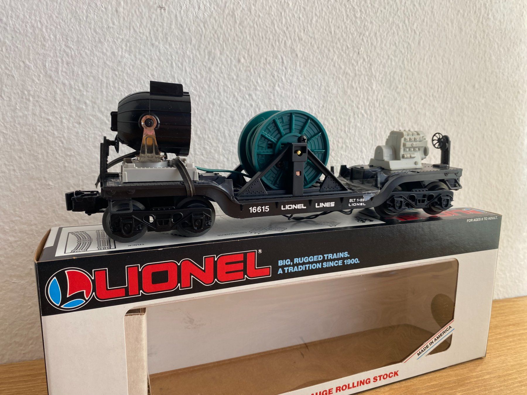 Lionel Modellini di ferrovie: Lionel Lines Extension Searchlight Car 6-16615 – Nuovo e nell'imballaggio originale da Luzern venduto da fairflip