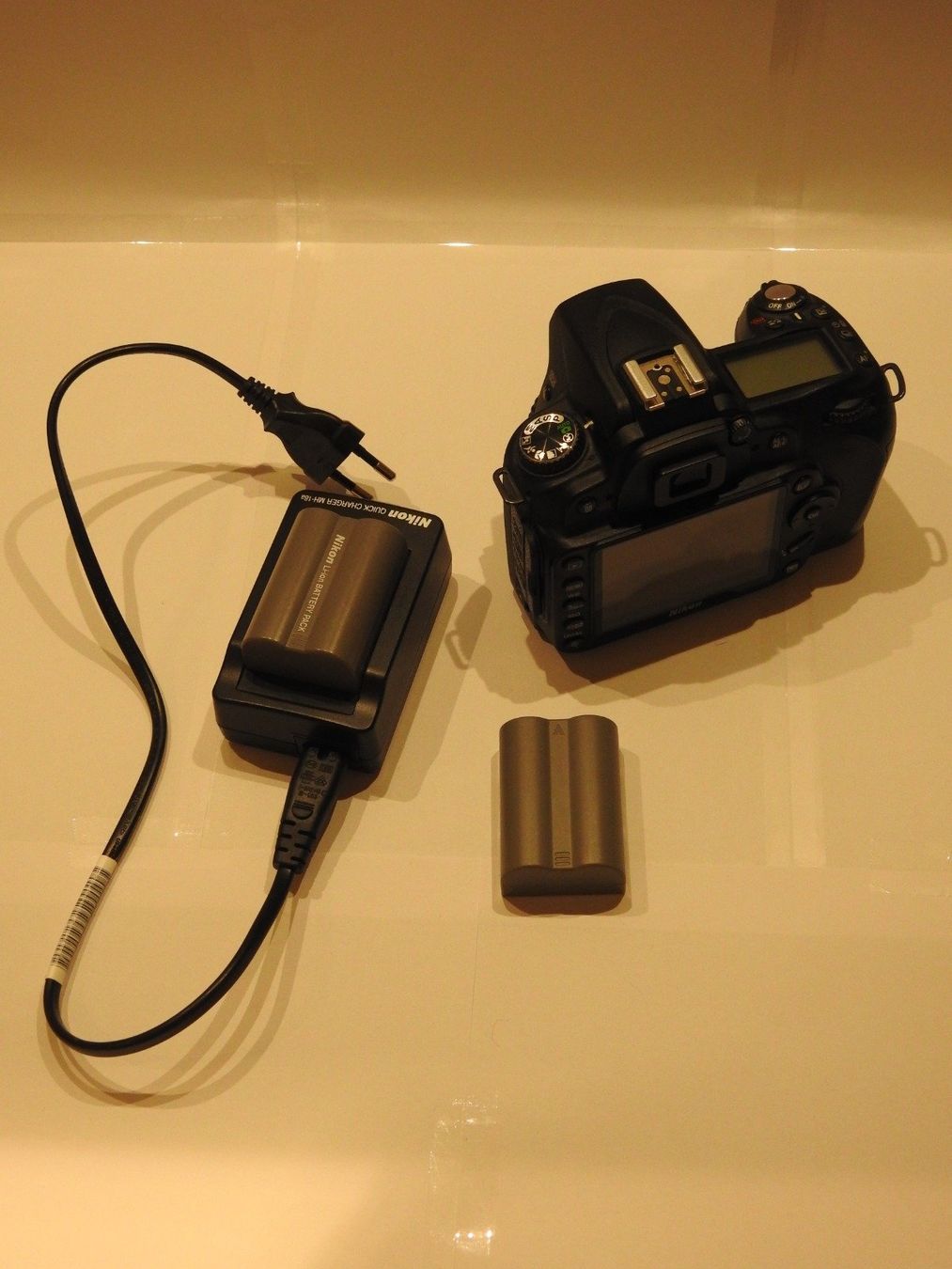 Nikon Kamera: Nikon D90 Spiegelreflexkamera Body mit 2 Akkus – Gebraucht aus Linden von GSX-S1000 4
