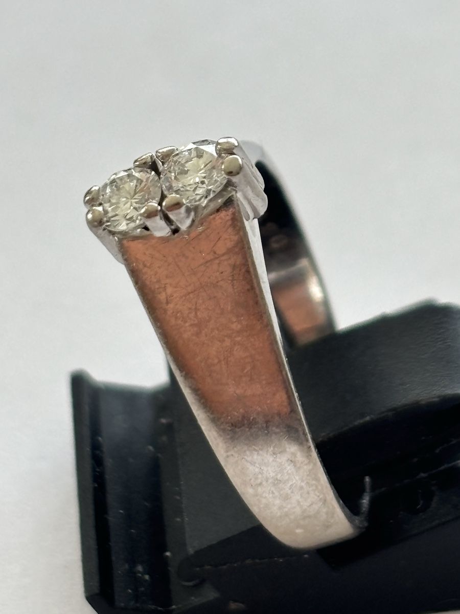 Anelli: Ring mit 2 Diamanten, 750er Weissgold, – Usato da Langnau am Albis venduto da flusspflege 2