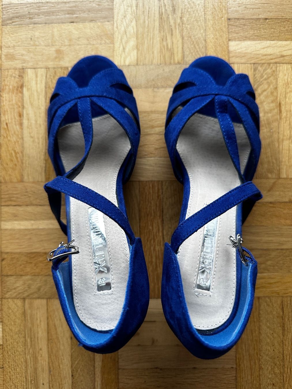 Damenschuhe: Blue Leather Sandal T - 39 – Gebraucht aus Epalinges von Lily2006 1