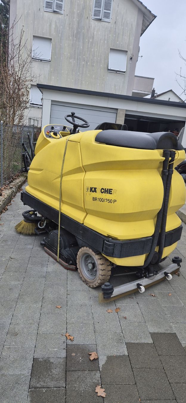 Kärcher Tutte le macchine: Kärcher BR100/250R – Usato da Grenchen venduto da Hz. 2