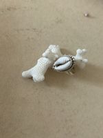 Ring mit Kaurimuschel und Silberfassung neuwertig