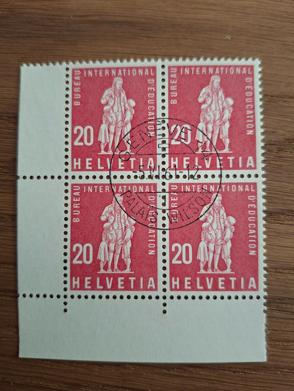 Tous les timbres: Dienstmarken 4er Blocks: BIE – Neuf (Voir description) à Hinterkappelen par 1399 2