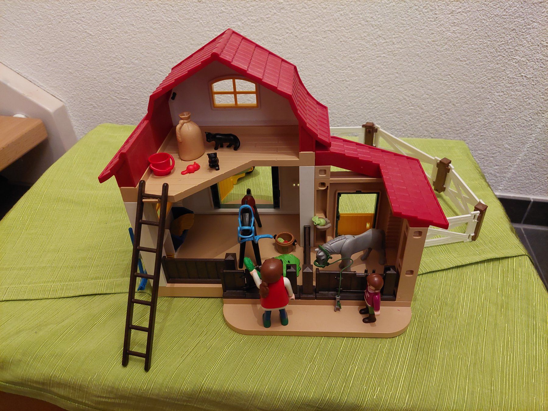 Playmobil Giocattoli: Playmobil - Pferdehof – Usato da Salmsach venduto da TomGi01 1