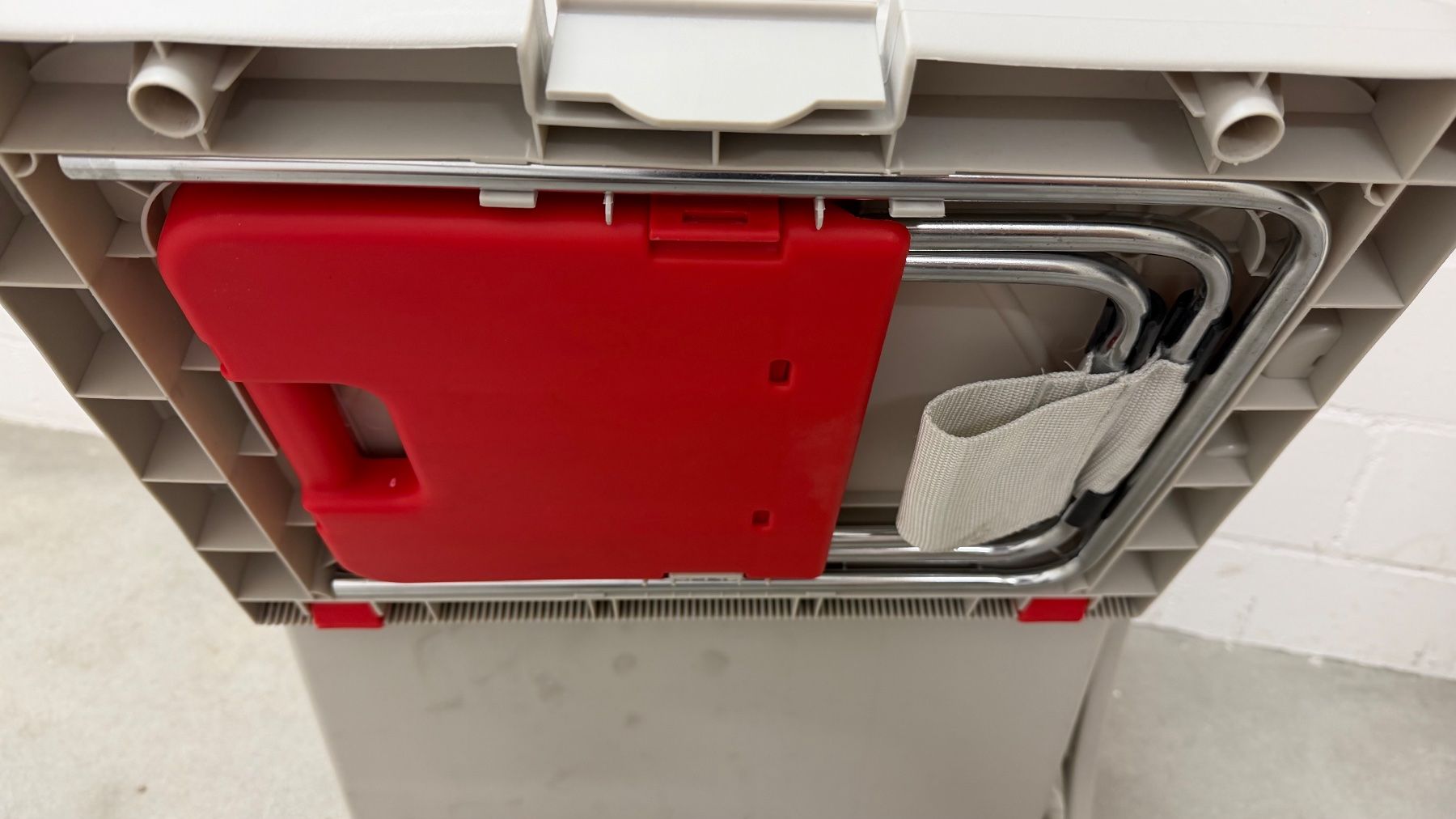 Tischset: Capmping Tisch mit Stühlen und Box all in one – Gebraucht aus Lyss von Pudischweiz 5