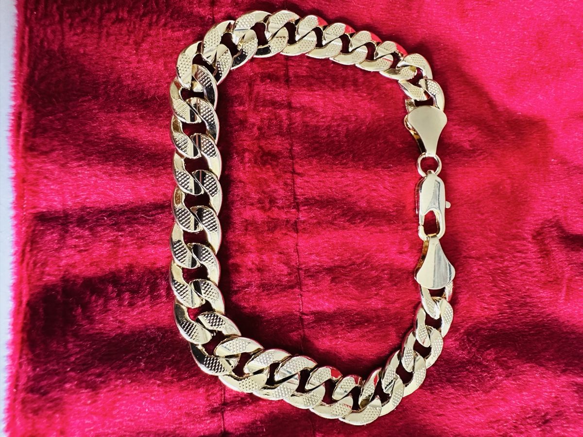 Bracciali & Braccialetti: Bracciale catena dorato 20 M  – Nuovo (secondo la descrizione) da Cureglia venduto da myr_9v25