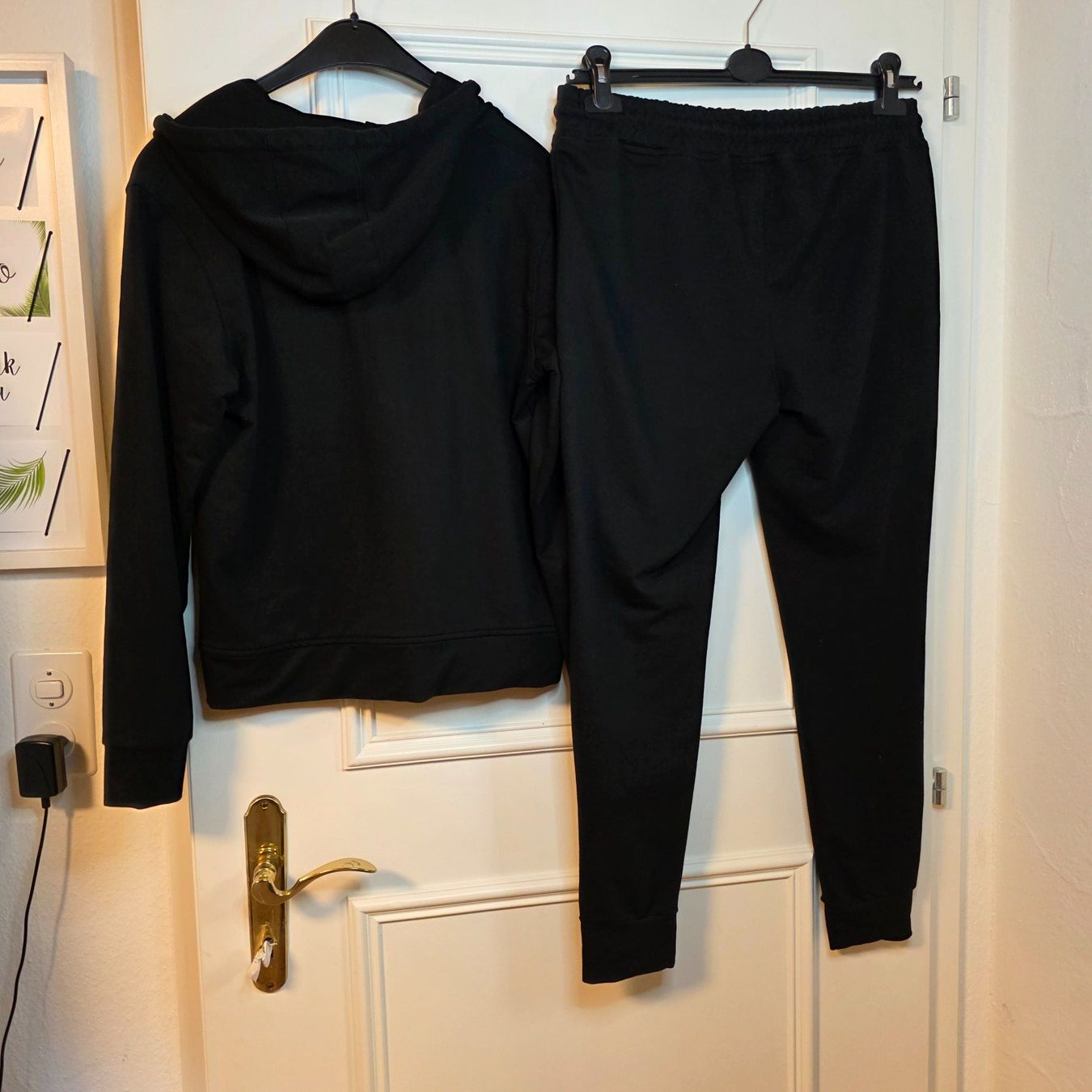 Nike Anzüge & Kostüme: Nike Trainingsanzug Set schwarz M  Neuwertig – Gebraucht aus Wald ZH von CapLux 3