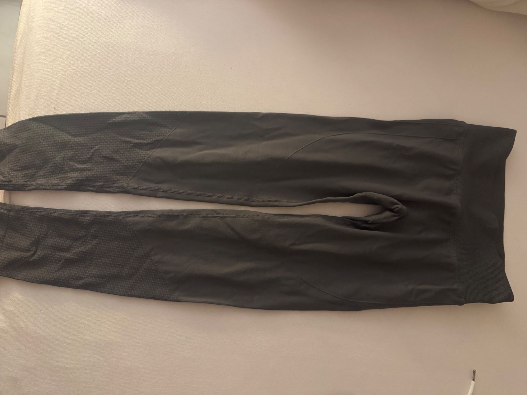 Hosen: 2 Sporthosen – Gebraucht aus Laupen BE von Alina_aaee 4