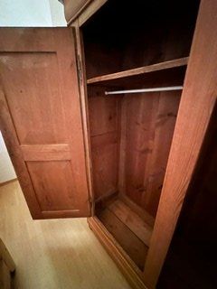 Armadi: Schrank aus Holz – Usato da Liedertswil venduto da Schalali-1 2