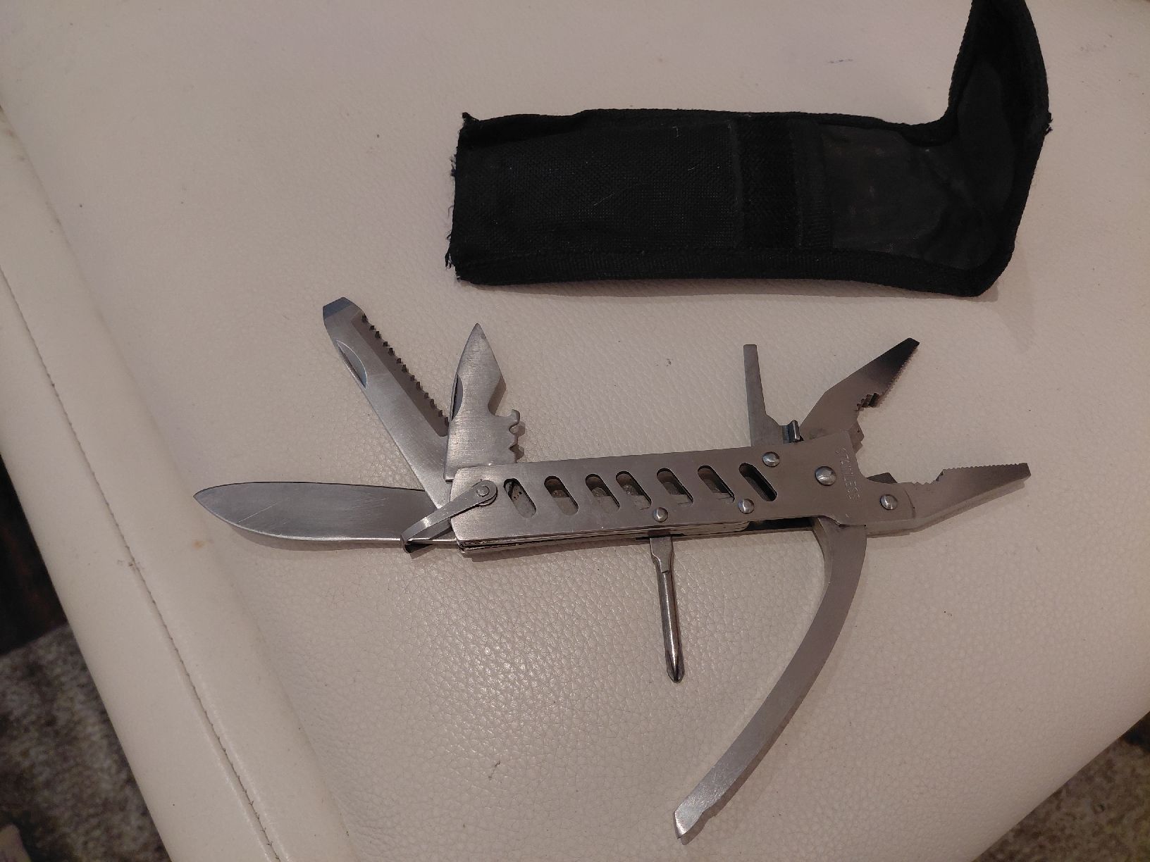Coltelli tascabile: Multitool /Tool mit Zange, Messer, Schraubenzieher! – Usato da Belp venduto da mar_76s8