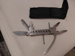Multitool /Tool mit Zange, Messer, Schraubenzieher!