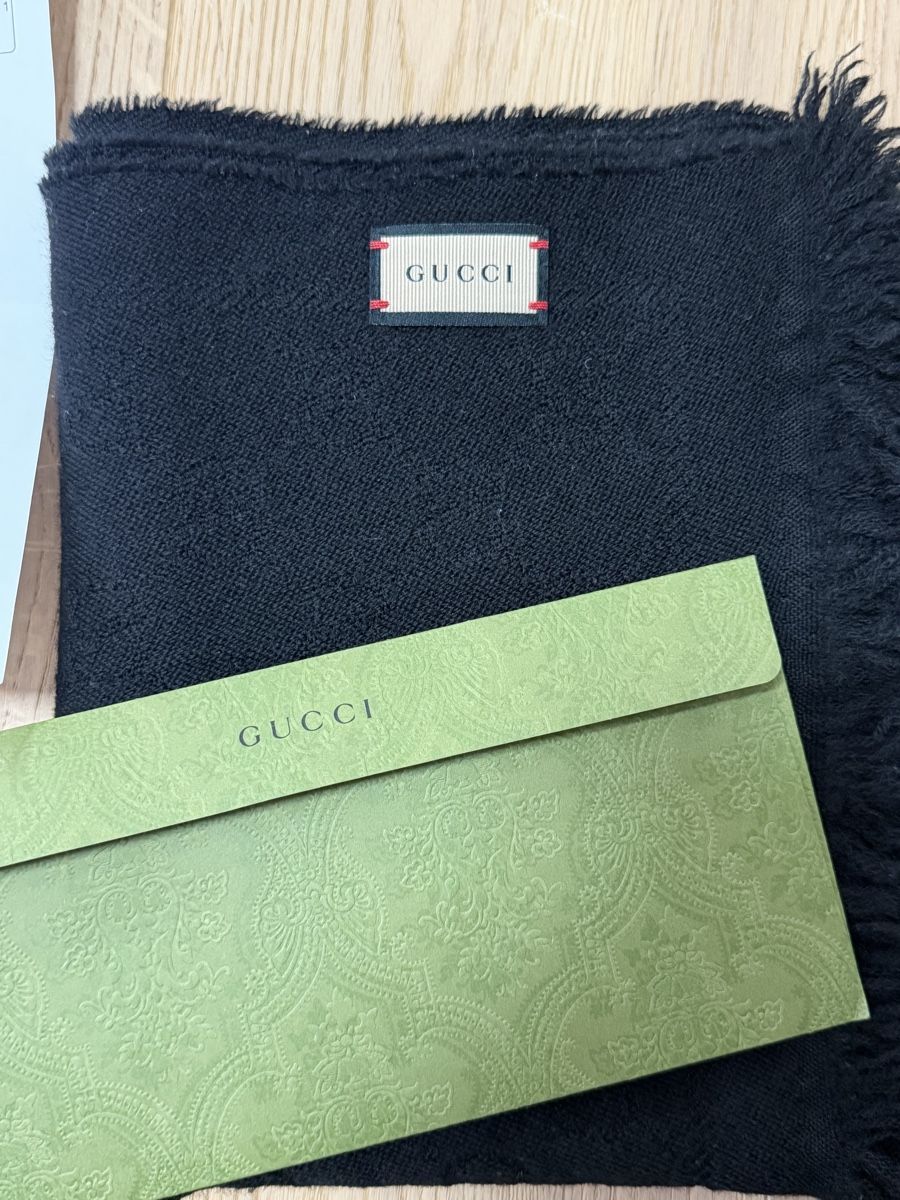 Gucci Foulards, Tücher & Schals: Gucci Schal – Gebraucht aus Wolfhausen von leaze