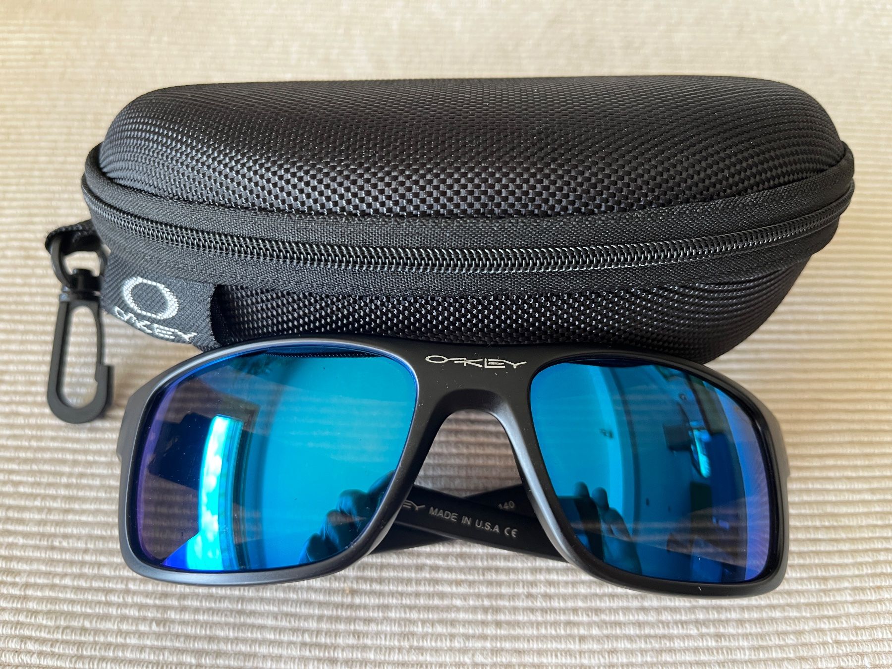 Oakley Brillen & Gläser: Lunette de soleil estampillée Oakley – Neu (gemäss Beschreibung) aus Flanthey von Didiphil