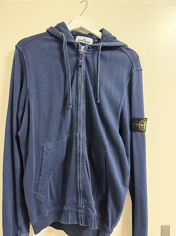 Giacche: Stone Island Jacke blau – Usato da Zürich venduto da Divi64