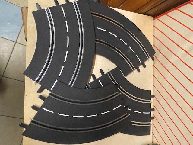 Carrera Piste: Gebogene Schienen Carrera 1/32, 1/24 – Usato da Rudolfstetten venduto da Rrst1968