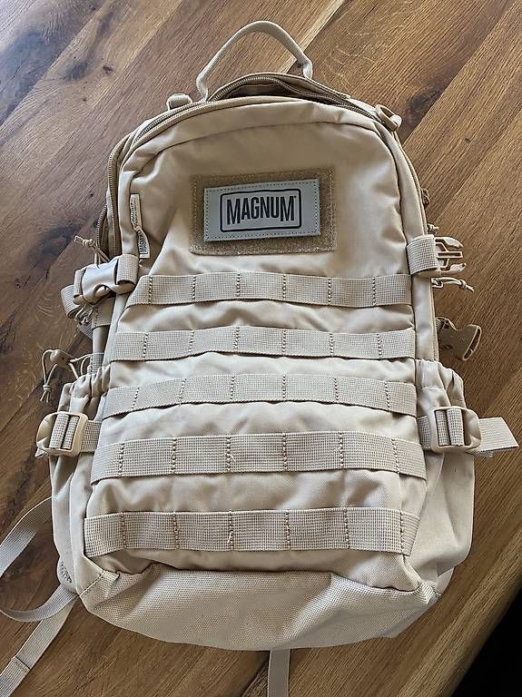 Zaini: Rucksack Magnum Urbantask – Usato da Mauren TG venduto da Atheas