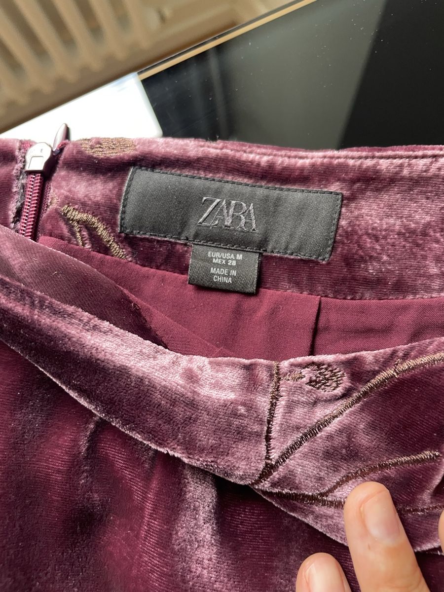 Zara Gonne: Jupe crayon en velours Zara – Usato da Vevey venduto da ali_qc7f 1