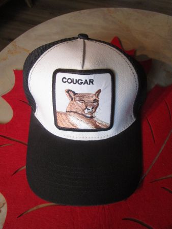 TRUCKER MÜTZE CAPE COUGAR-PANTHER AUS DER VITRINE