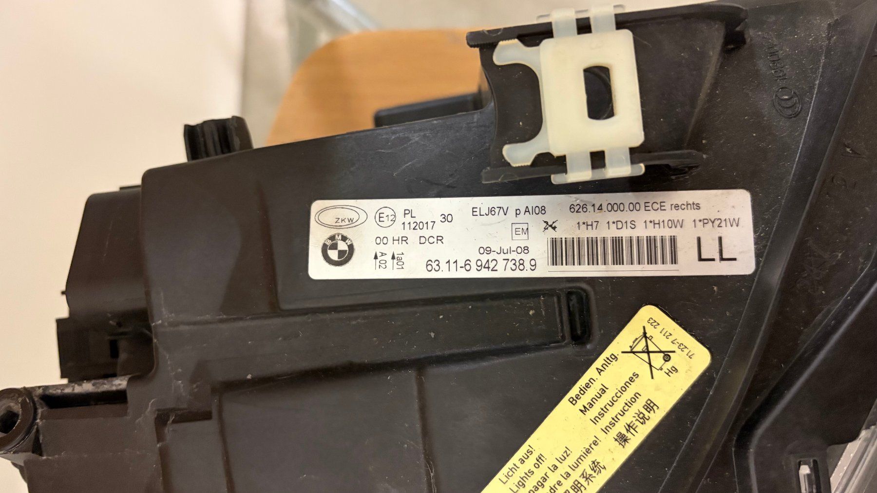 BMW Fari: Original BMW 3er E90 / E91 Xenon-Scheinwerfer rechts – Usato da Zofingen venduto da GTracer 2