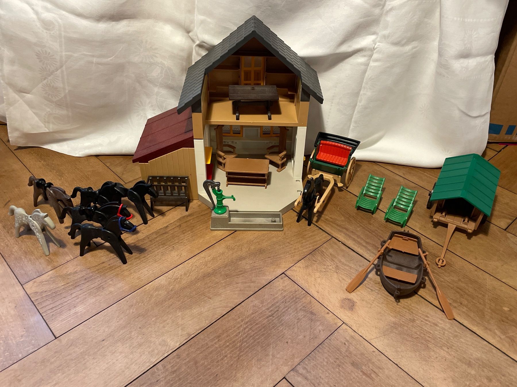 Playmobil Giocattoli: PLAYMOBIL Ferienhaus Set – Usato da Frasnacht venduto da GracyStore