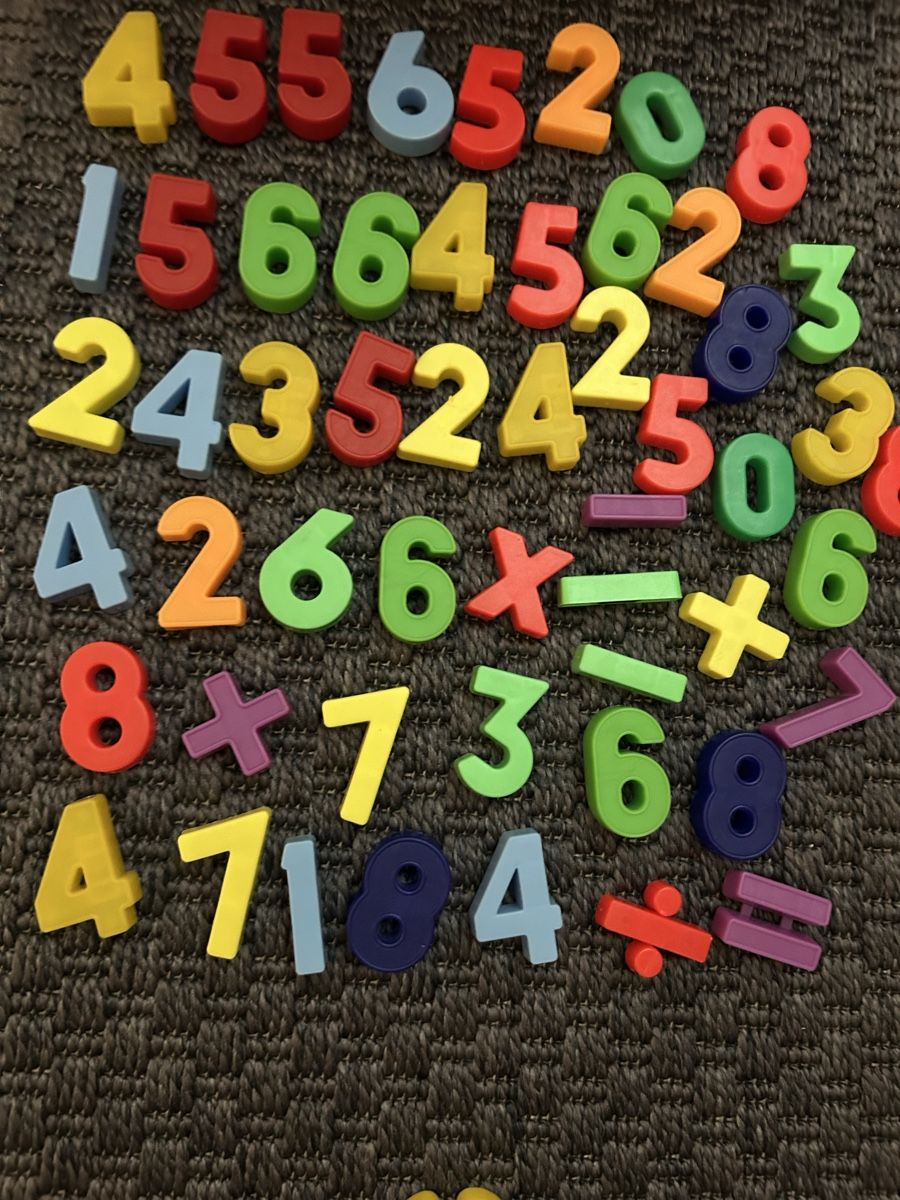 Jouets: Magnetic Numbers and Letters Set Good Condition – D'occasion à Zürich par mar_d7zz 1