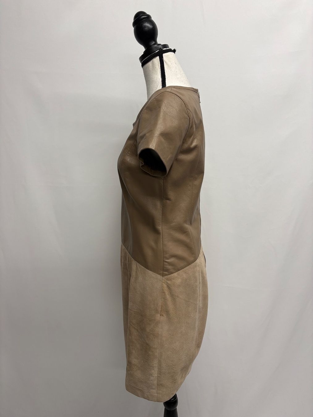 Vestiti: Leonardo Lederkleid Wildleder braun Gr. 36 kurzarm – Nuovo (secondo la descrizione) da Regensdorf venduto da secondchancefashion 2