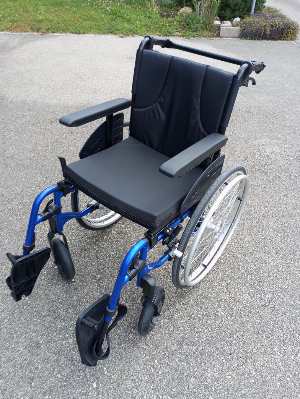 Sedie a rotelle: Rollstuhl / fauteuil roulant – Usato da Fontaines NE venduto da waterfoot 3