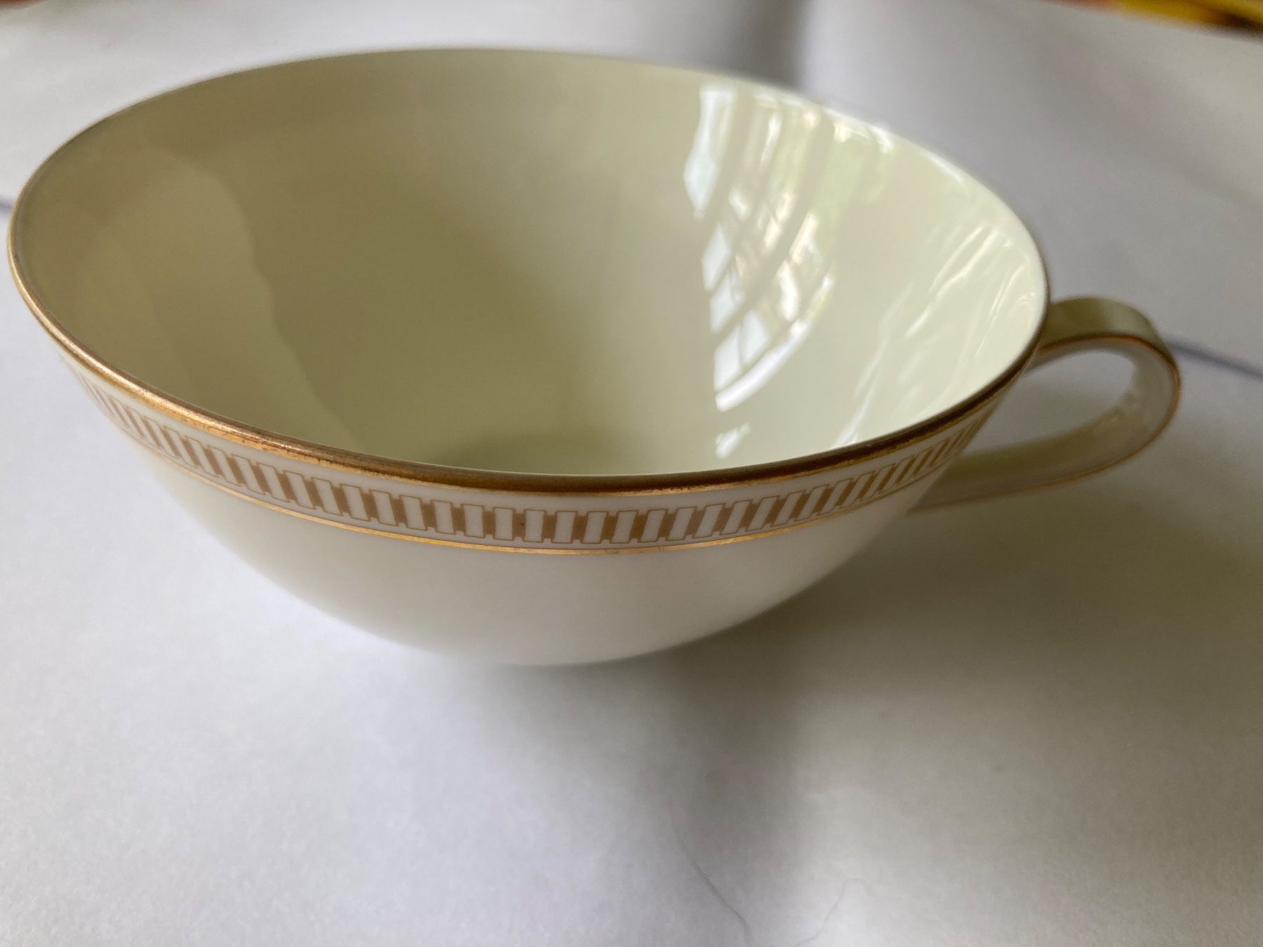 Hutschenreuther Services de table: Hutschenreuther Geschirr-Set – D'occasion à Horgen par one_2btb 3