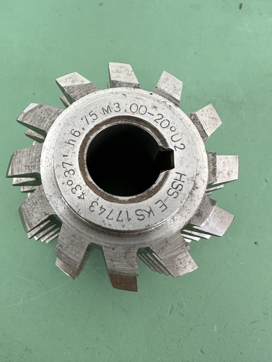Tutti gli attrezzi: Gears cutting module M3 – Usato da Aarberg venduto da SNMachines 1