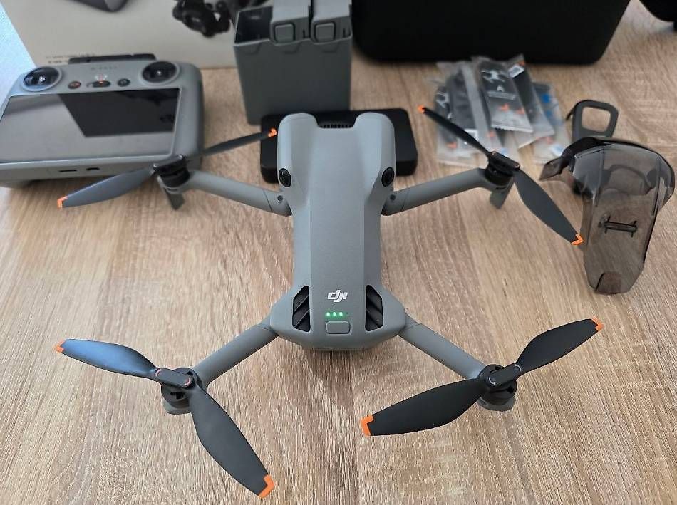 Modellismo RC: DJI Mini 5 Pro - Fly More Combo – Usato da Happerswil venduto da Andream0 3