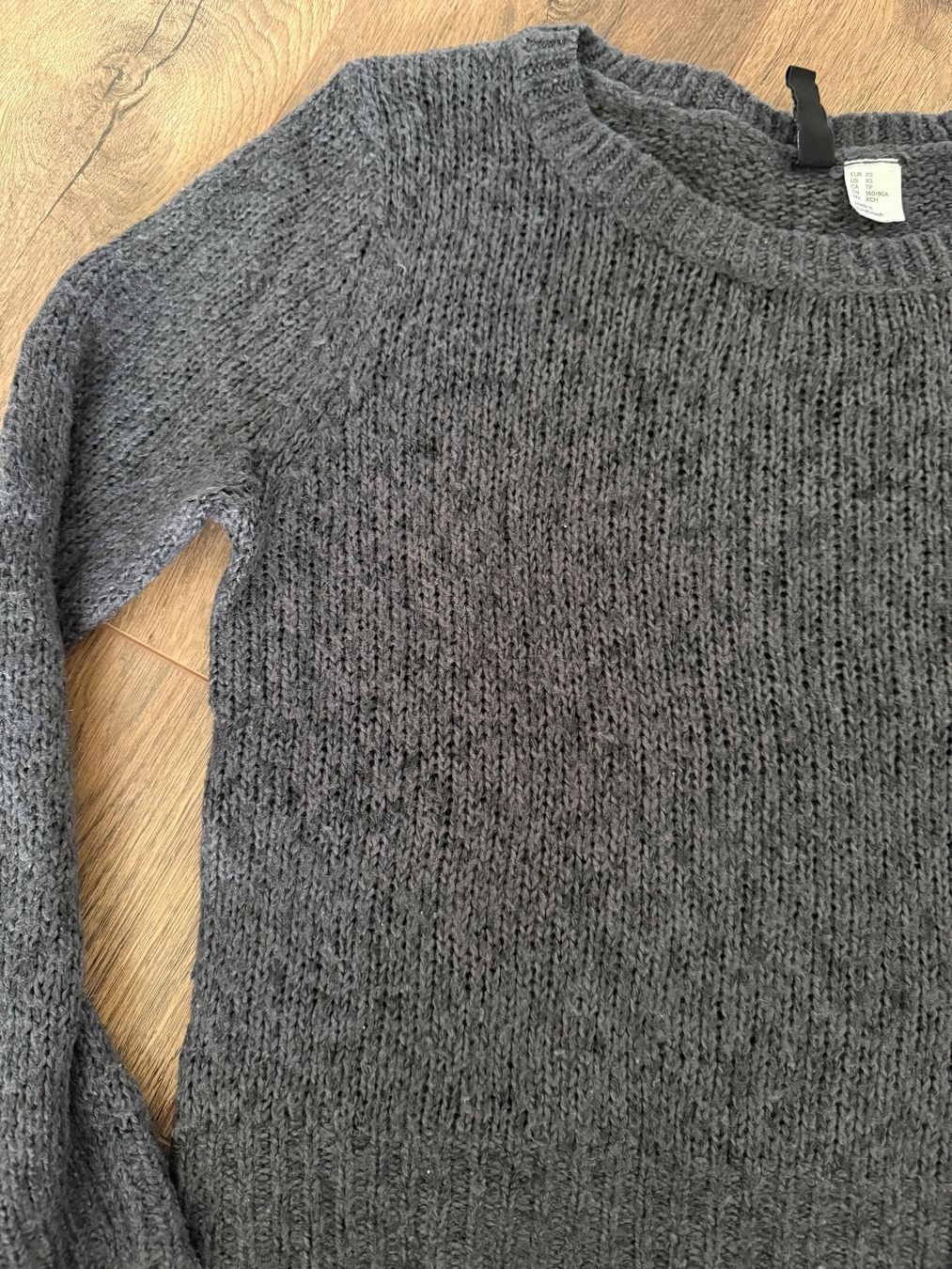 H&M Pullover & Sweatshirts: Dunkelgrauer Strickpullover – Gebraucht aus Thun von mar_lx2p 1