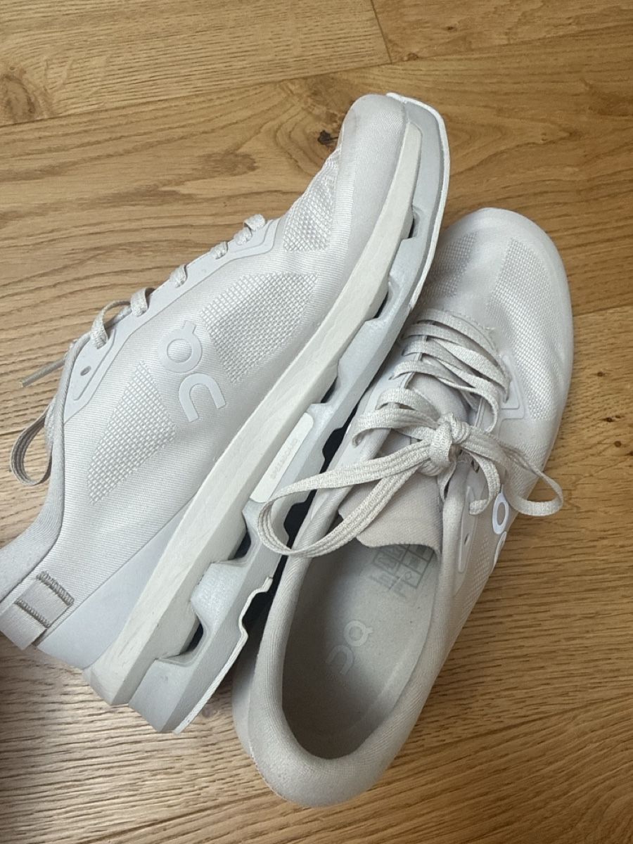 On Damenschuhe: ON Running Cloudflow EU 40.5 shoes – Neu (gemäss Beschreibung) aus Zürich von bremetobias 1