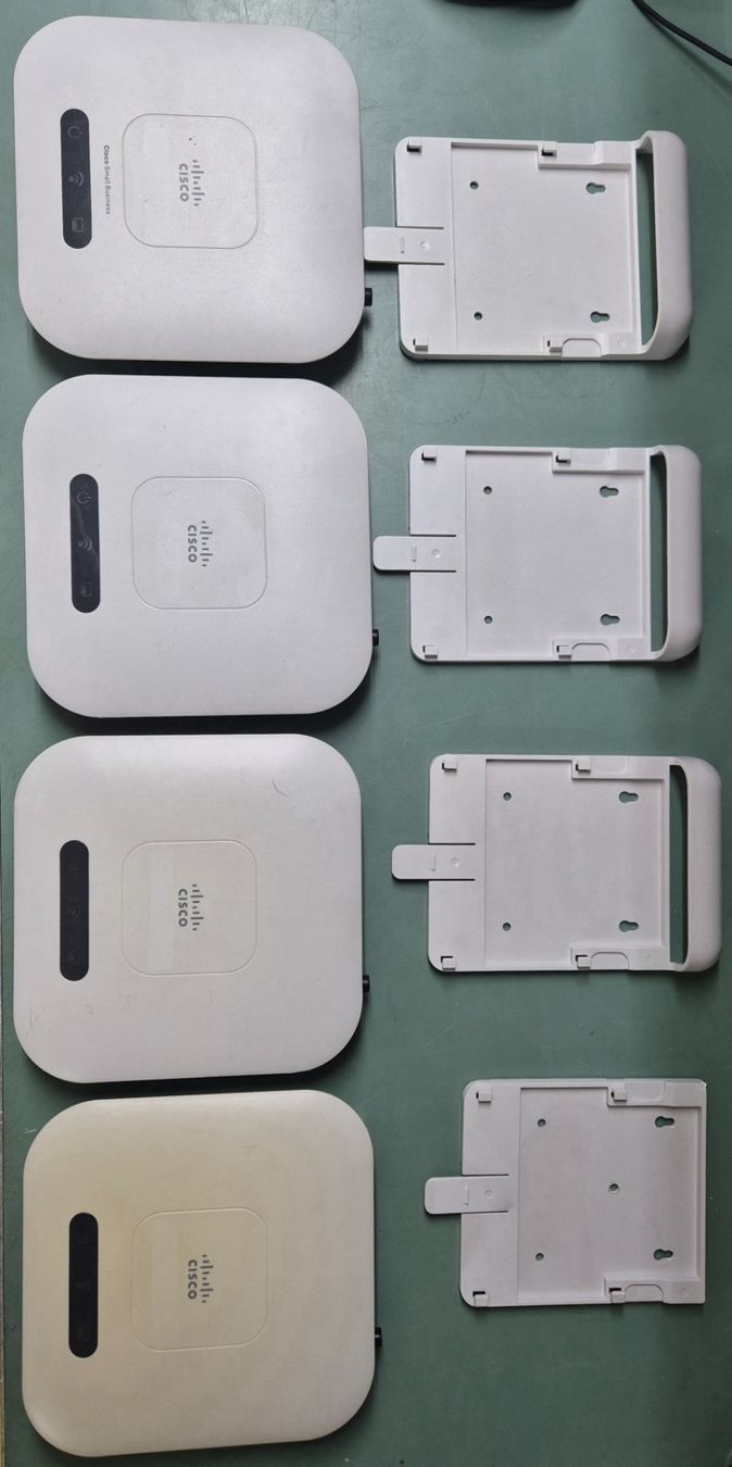 WiFi: 4 Cisco WAP321 Access Points mit Halterungen gebraucht – Usato da Läufelfingen venduto da Waydo