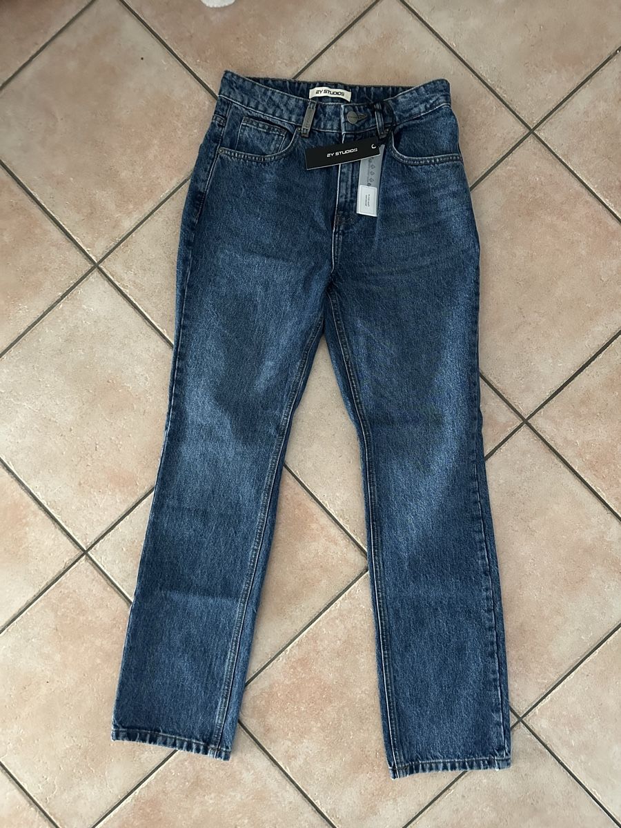 Jeans: Neue blaue Basic-Jeans im Baggy-Schnitt  – Nuovo (secondo la descrizione) da Quartino venduto da DiloUsato